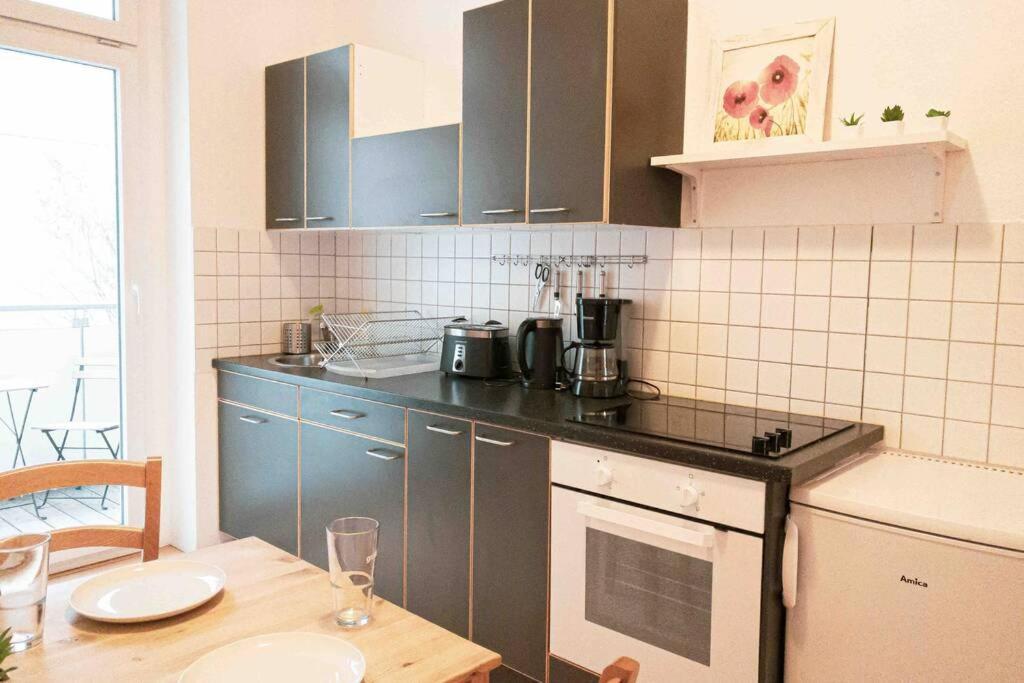 Altbauwohnung Direkt An Der Karli Mit Balkon - Netflix Inklusive Leipzig Dış mekan fotoğraf