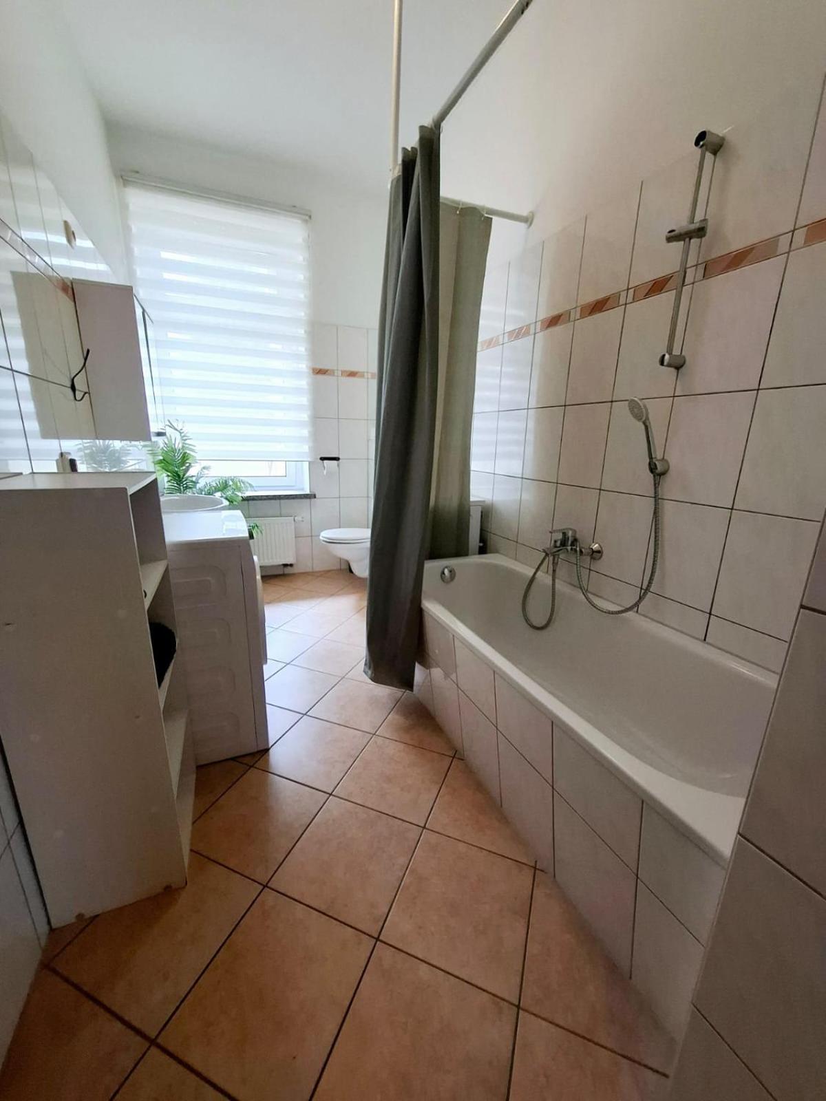 Altbauwohnung Direkt An Der Karli Mit Balkon - Netflix Inklusive Leipzig Dış mekan fotoğraf