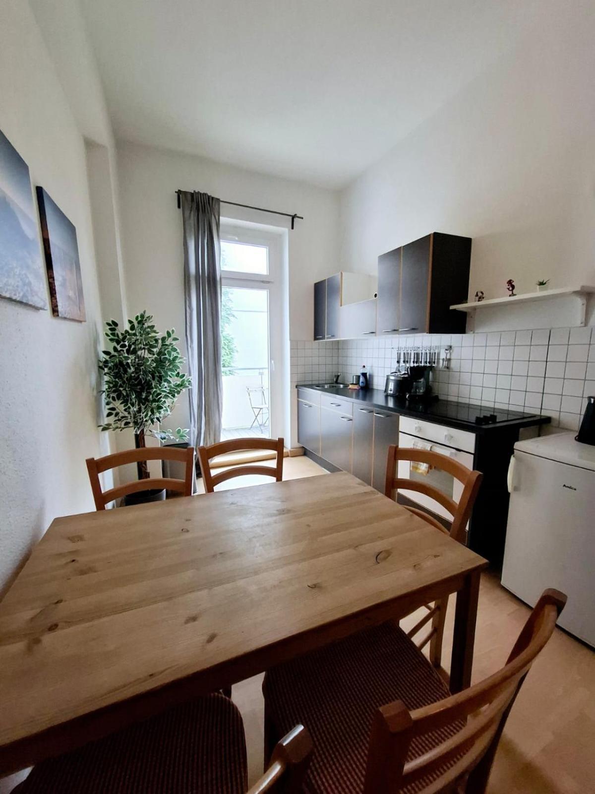 Altbauwohnung Direkt An Der Karli Mit Balkon - Netflix Inklusive Leipzig Dış mekan fotoğraf