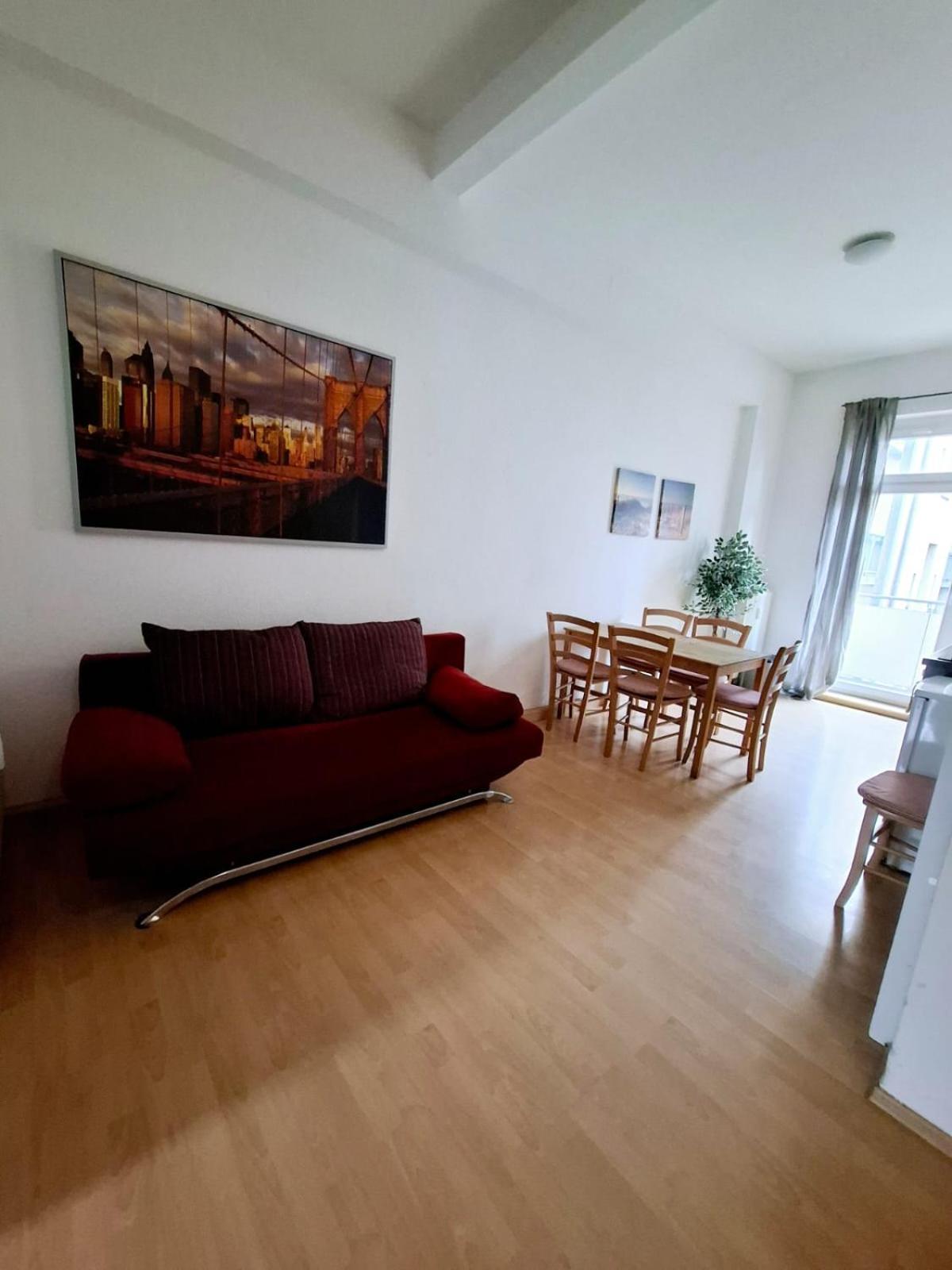 Altbauwohnung Direkt An Der Karli Mit Balkon - Netflix Inklusive Leipzig Dış mekan fotoğraf