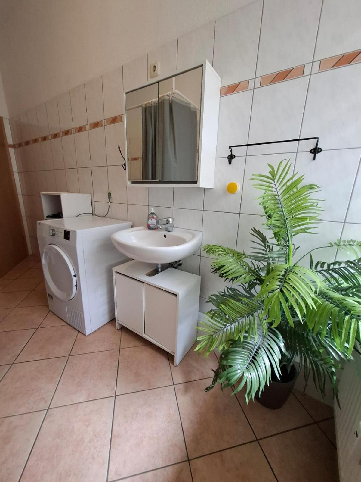 Altbauwohnung Direkt An Der Karli Mit Balkon - Netflix Inklusive Leipzig Dış mekan fotoğraf