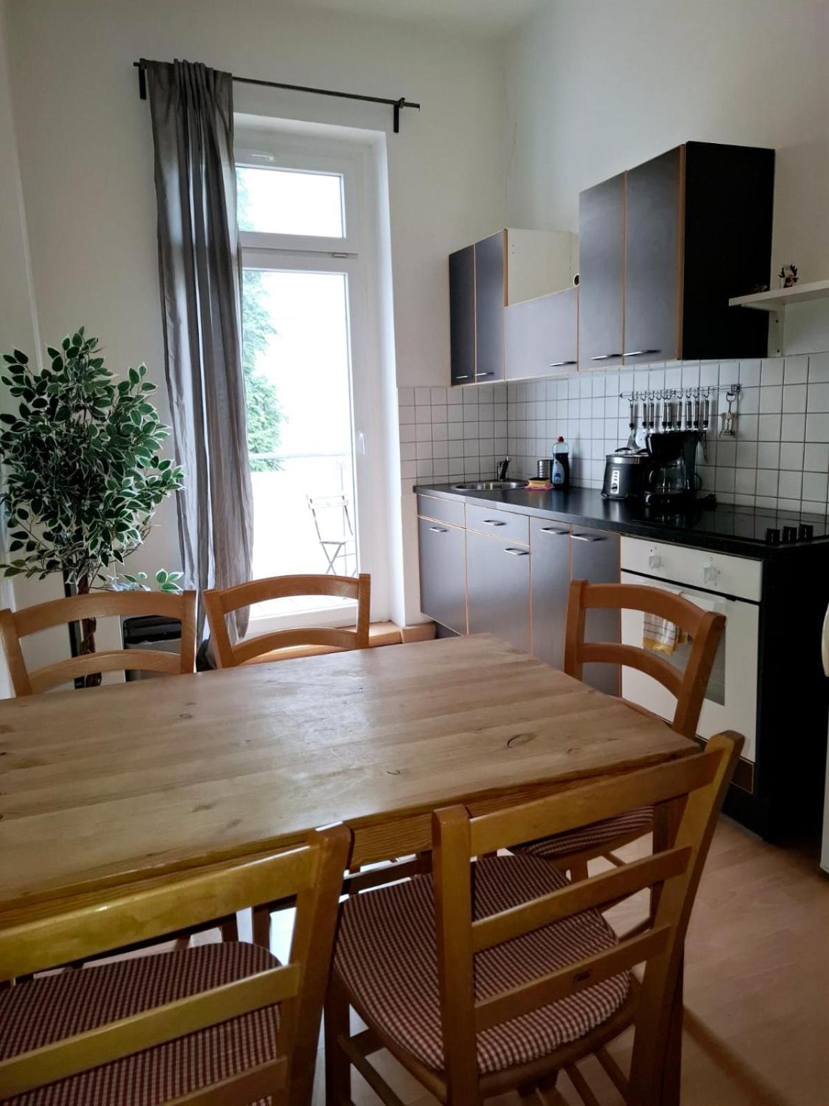 Altbauwohnung Direkt An Der Karli Mit Balkon - Netflix Inklusive Leipzig Dış mekan fotoğraf